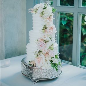 14 in. Round Embossed Metal Wedding Cake Stand